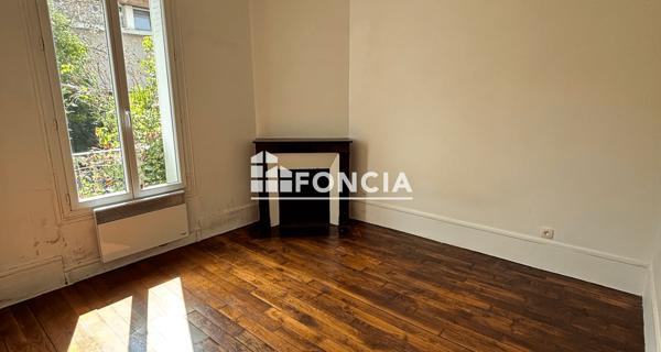 Location Appartement 2 pièces 31.76 m² - Courbevoie 92400