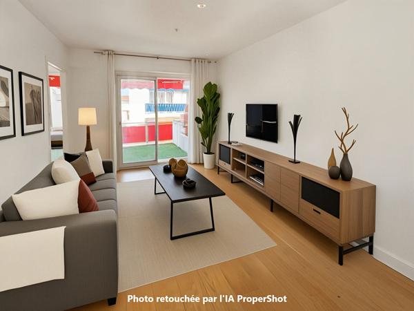 Baisse de prix Studio Cannes 1 pièce 28 m2 avec une grande terrasse.
