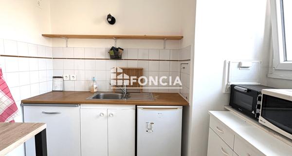 Location Studio meublé 31.3 m² - Paris 75014