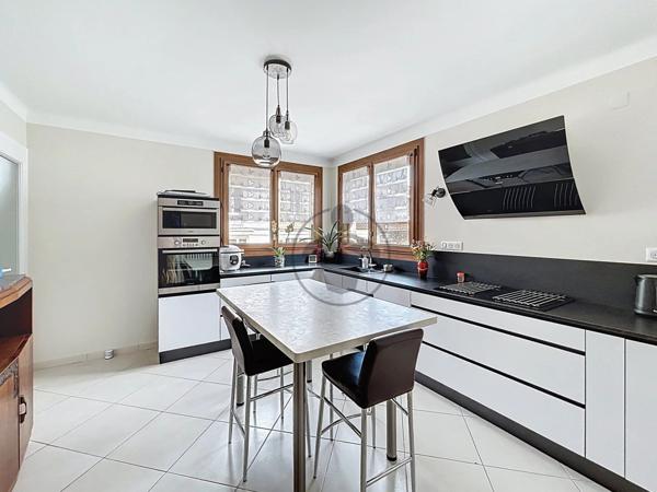 Vente Maison 6 pièces 148 m2 à Saint-Quentin