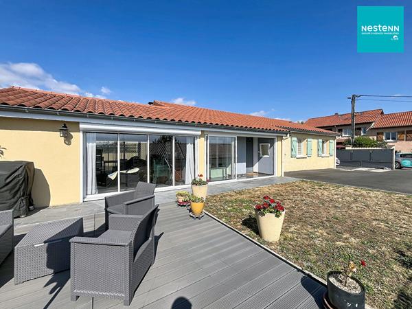 Maison de plain-pied 108 m² environ - 3 chambres - Montbrison - Terrain clos