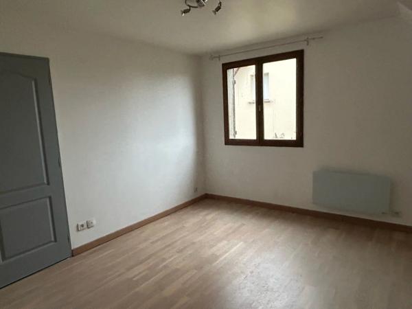 Location Appartement 4 pièces 98 m2 à Saint-Georges-sur-Eure