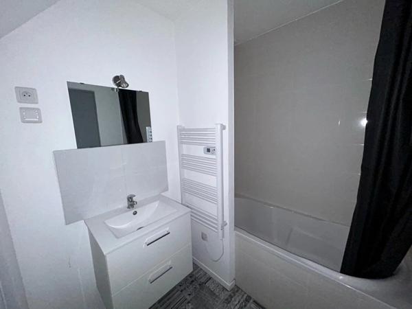 Location Appartement 4 pièces 98 m2 à Saint-Georges-sur-Eure