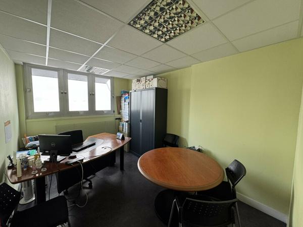 TOURS CENTRE BUREAUX A VENDRE 1900 M² PARKINGS OPPORTUNITE