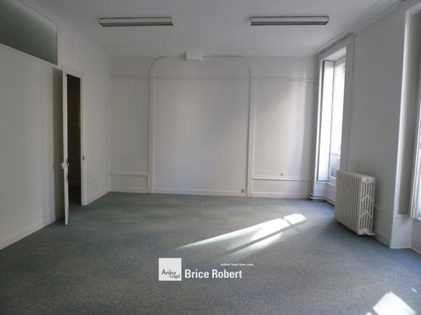 Bureaux lumineux à louer à Lyon location en Presqu'île avec parquet haussmannien