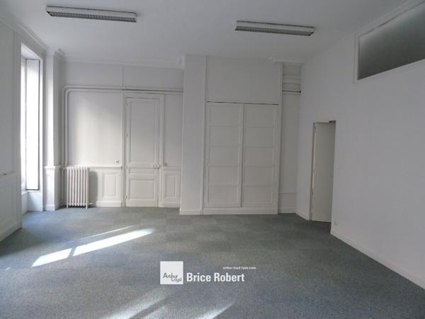 Bureaux lumineux à louer à Lyon location en Presqu'île avec parquet haussmannien