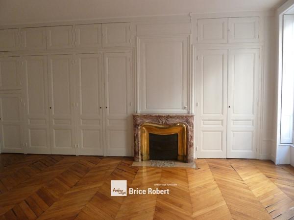 Bureaux lumineux à louer à Lyon location en Presqu'île avec parquet haussmannien