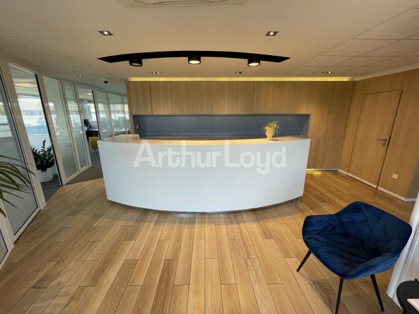 Bureaux à vendre - 250 m² rénovés avec parking - Secteur Haute Borne, Villeneuve d'Ascq