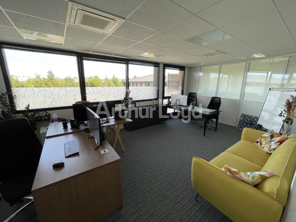 Bureaux à vendre - 250 m² rénovés avec parking - Secteur Haute Borne, Villeneuve d'Ascq