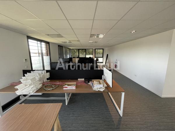 Bureaux à vendre - 250 m² rénovés avec parking - Secteur Haute Borne, Villeneuve d'Ascq