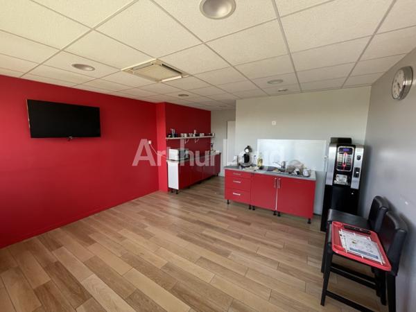 Bureaux à vendre - 250 m² rénovés avec parking - Secteur Haute Borne, Villeneuve d'Ascq