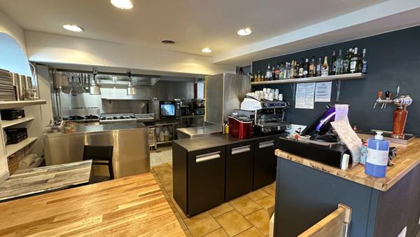 A vendre restaurant hypercentre de Bergerac - local 114m2 + terrasse