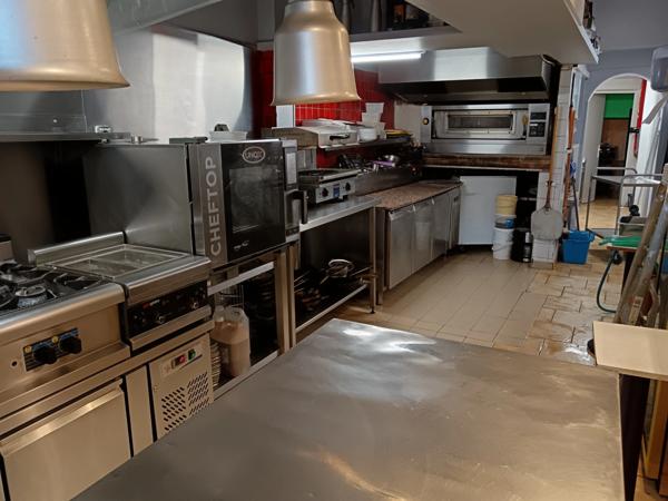 A vendre restaurant hypercentre de Bergerac - local 114m2 + terrasse