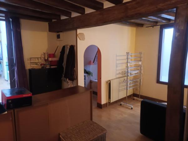 immeuble d'habitation et un local commercial