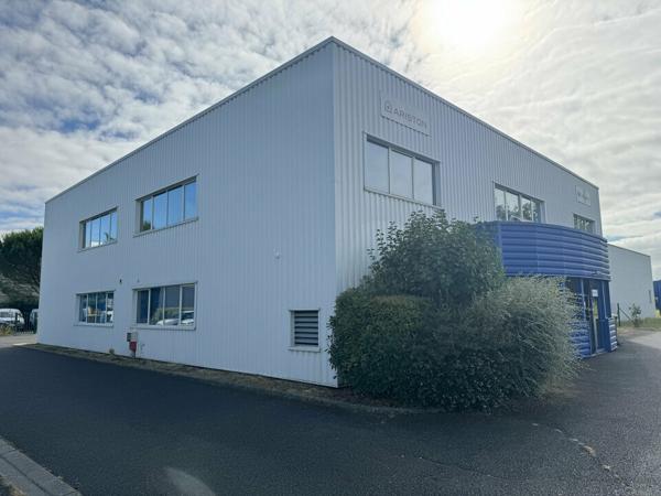 METROPOLE NORD BUREAUX A LOUER 350 M² PARKINGS