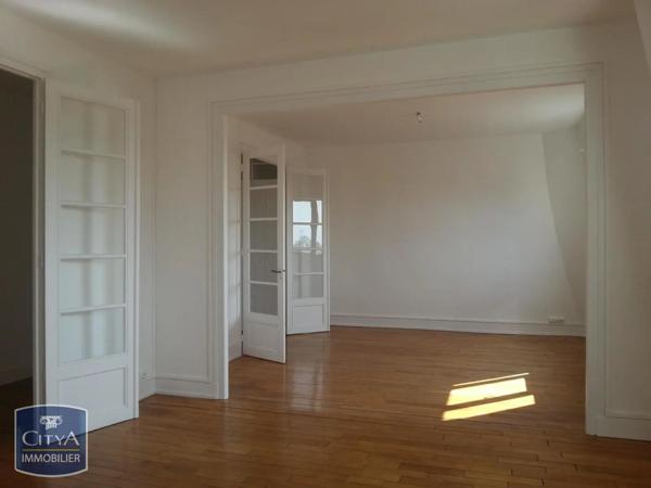 Appartement à louer 4 pièces 119.8m² Châteauroux (36000)