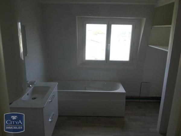 Appartement à louer 4 pièces 119.8m² Châteauroux (36000)
