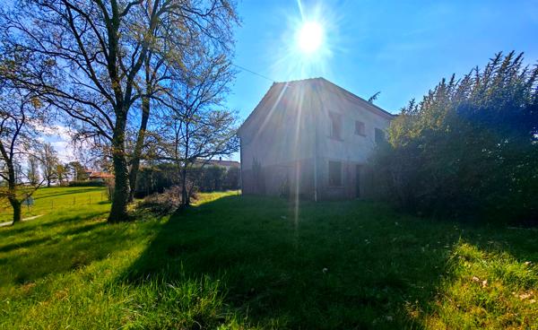 MAISON INDIVIDUELLE AVEC SOUS-SOL ET TERRAIN – AU CENTRE DE VERNOUX