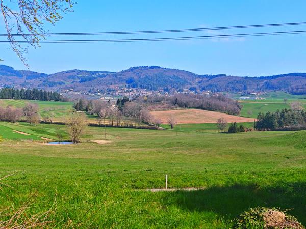 MAISON INDIVIDUELLE AVEC SOUS-SOL ET TERRAIN – AU CENTRE DE VERNOUX