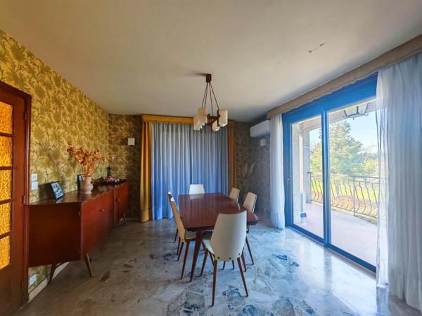 MAISON INDIVIDUELLE AVEC SOUS-SOL ET TERRAIN – AU CENTRE DE VERNOUX
