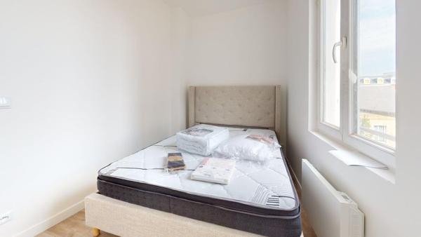 Neuf, 1 chambre, hyper-centre : Hôtel de Ville et Coty à pied.