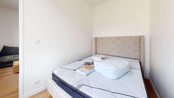 Neuf, 1 chambre, hyper-centre : Hôtel de Ville et Coty à pied.