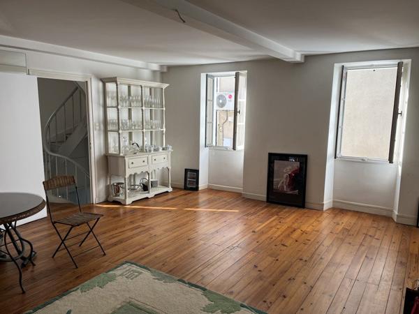 Immeuble à vendre 395 000 € Saint-Sever 234 m² DPE D