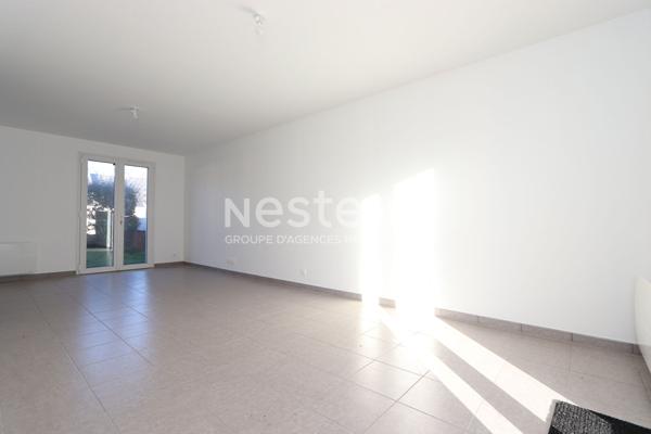 Maison entièrement rénovée, en parfait état - 3 chambres, jardin et garage