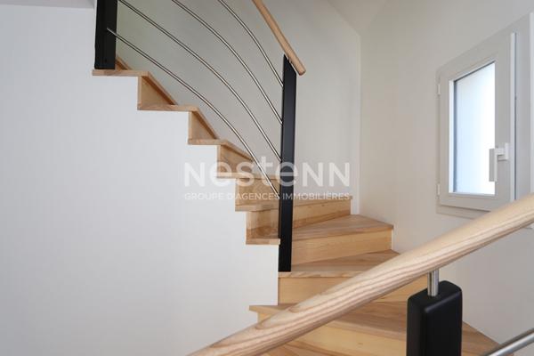 Maison entièrement rénovée, en parfait état - 3 chambres, jardin et garage