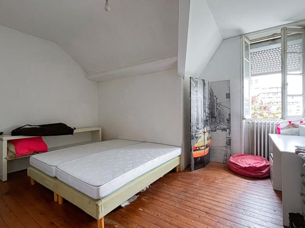 Maison à Angers quartier Jeanne d'Arc de 4 chambres avec jardin