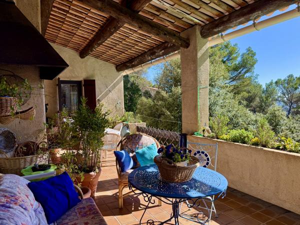 Belle villa dans le calme, piscine, vue
