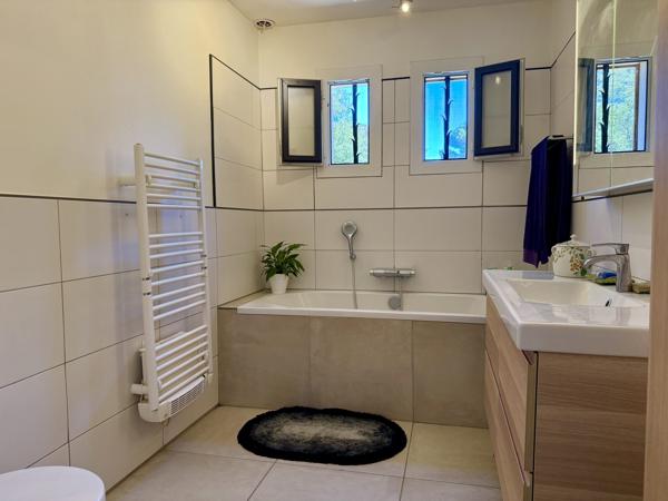 Belle villa dans le calme, piscine, vue