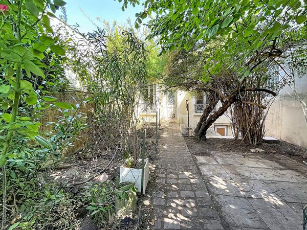 Terrain Suresnes 187 m2