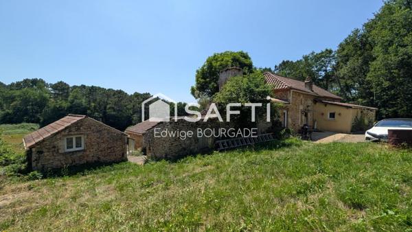 Beau corps de ferme avec dépendances