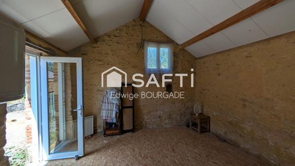 Beau corps de ferme avec dépendances