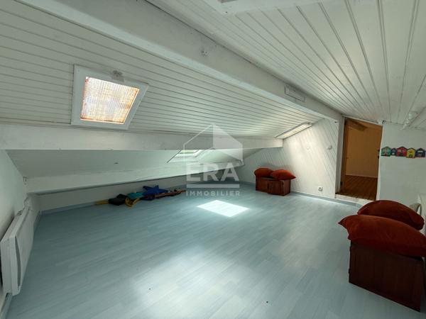 A VENDRE 13360 ROQUEVAIRE MAS TRADITIONEL DE TYPE 6 DE 211M² SUR 4000M² DE JARDIN GARAGE PISCINE