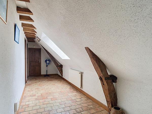 A VENDRE Maison ancienne de 195 m² à Andard 49800 LOIRE AUTHION avec grange de 250 m² et 3601 m² de terrain !