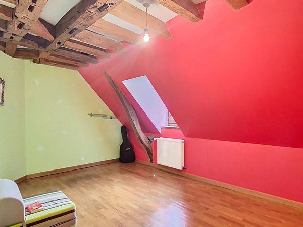 A VENDRE Maison ancienne de 195 m² à Andard 49800 LOIRE AUTHION avec grange de 250 m² et 3601 m² de terrain !