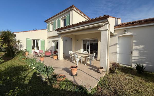 Maison à vendre    6 pièces •  Cozes