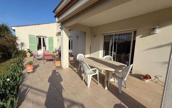 Maison à vendre    6 pièces •  Cozes