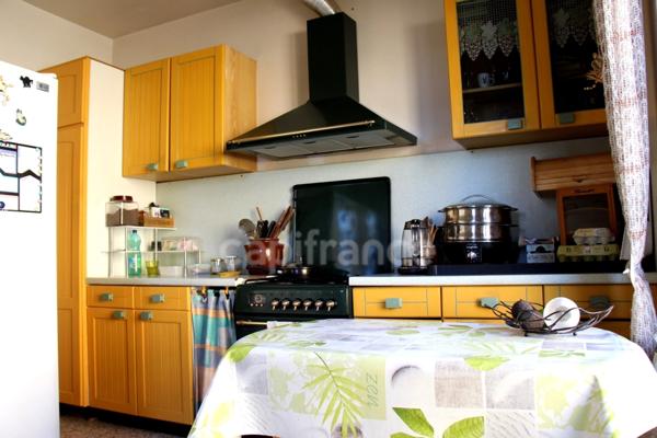 Propriété agricole avec maison de 205 m2, grange de 415 m2 et ancien séchoir à tabac de 270 m2 à vendre à FLEURANCE (32), sur terrain de 15 800 m2