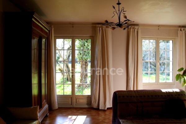 Propriété agricole avec maison de 205 m2, grange de 415 m2 et ancien séchoir à tabac de 270 m2 à vendre à FLEURANCE (32), sur terrain de 15 800 m2