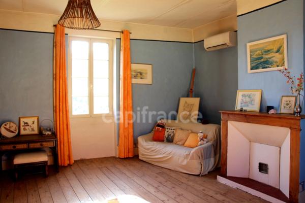 Propriété agricole avec maison de 205 m2, grange de 415 m2 et ancien séchoir à tabac de 270 m2 à vendre à FLEURANCE (32), sur terrain de 15 800 m2