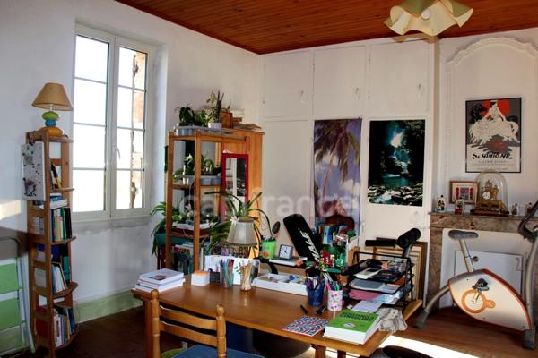 Propriété agricole avec maison de 205 m2, grange de 415 m2 et ancien séchoir à tabac de 270 m2 à vendre à FLEURANCE (32), sur terrain de 15 800 m2