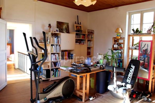 Propriété agricole avec maison de 205 m2, grange de 415 m2 et ancien séchoir à tabac de 270 m2 à vendre à FLEURANCE (32), sur terrain de 15 800 m2