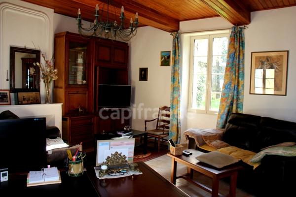 Propriété agricole avec maison de 205 m2, grange de 415 m2 et ancien séchoir à tabac de 270 m2 à vendre à FLEURANCE (32), sur terrain de 15 800 m2
