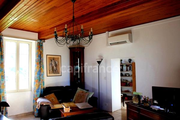 Propriété agricole avec maison de 205 m2, grange de 415 m2 et ancien séchoir à tabac de 270 m2 à vendre à FLEURANCE (32), sur terrain de 15 800 m2