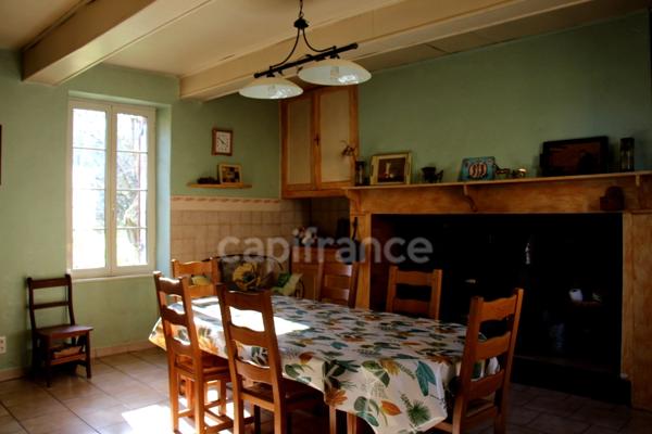 Propriété agricole avec maison de 205 m2, grange de 415 m2 et ancien séchoir à tabac de 270 m2 à vendre à FLEURANCE (32), sur terrain de 15 800 m2
