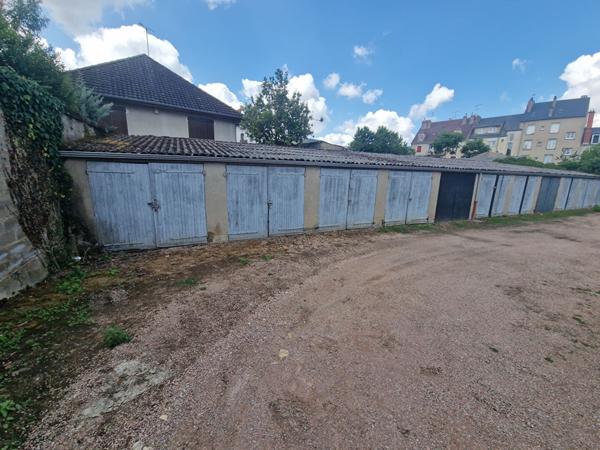 Garage Nevers, centre-ville, 2' gare SNCF, 2h30 PARIS