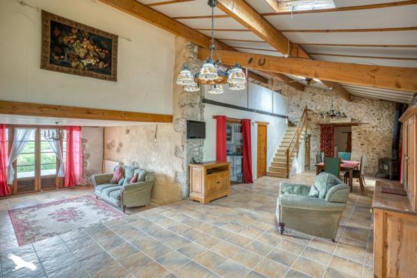 Maison à vendre 192 240 € Fonroque 8 p 260 m² DPE E